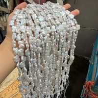 Chaîne de perles d'eau douce naturelles baroques iridescentes blanches de qualité AA, longueur 38 cm, 27 perles