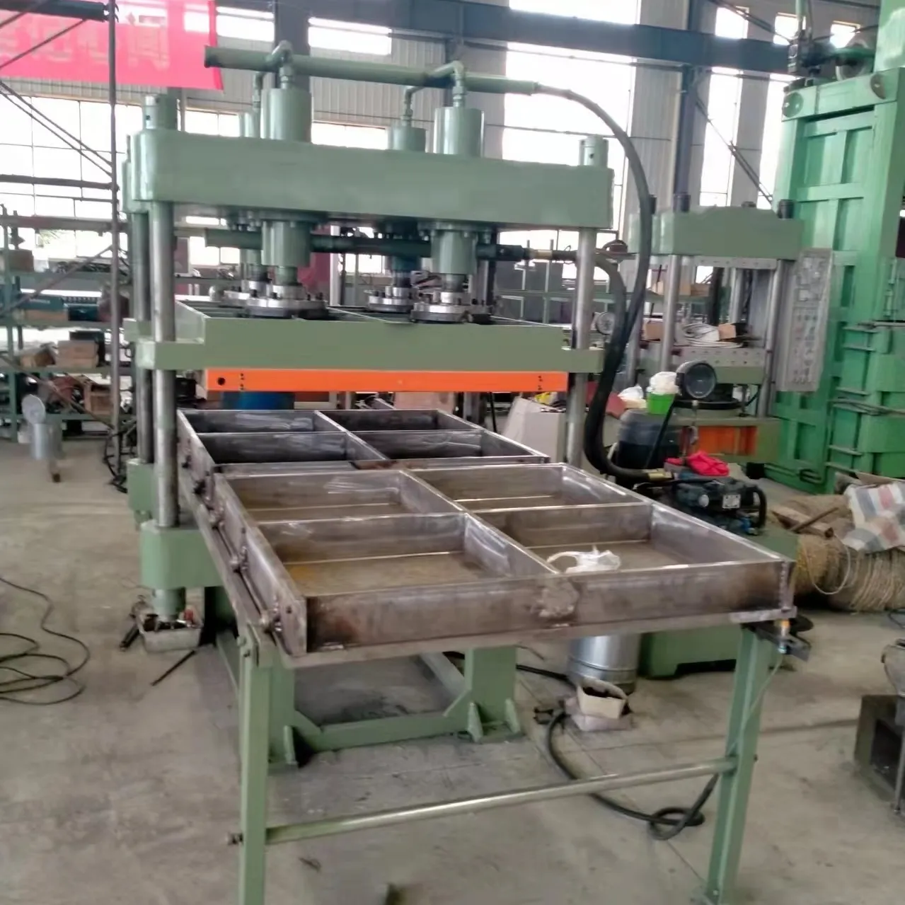 Chine fabricant caoutchouc tuile de verrouillage faisant la machine/pavage en caoutchouc faisant la machine/caoutchouc overlocking tuiles faisant la machine