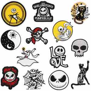Parches Bordados Termoadhesivos Personalizados de Fieltro No Tejido con Diseño de Calavera, Gato y Flores Estilo Terror Navideño para Computadora - Product Image 1