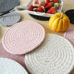 Sous-verres ronds en coton nordique, sets de table couleur unie avec fil doré, isolants thermiques pour la cuisine - Product Image 5