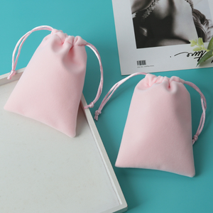 ถุงกำมะหยี่สีสันสดใสพร้อมเชือกผูก ออกแบบโลโก้ได้ตามต้องการ สำหรับใส่ของขวัญ เครื่องประดับ หมวก บรรจุภัณฑ์ขายส่ง - Product Image 5