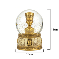 Fabricant de globes à neige personnalisés produit des statues de pharaons égyptiens, souvenirs touristiques, globes à eau pyramidaux personnalisés en résine.
