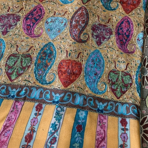 Châles d'hiver pour femmes légères de haute qualité de l'usine professionnelle pour l'automne à vendre en gros - Product Image 1