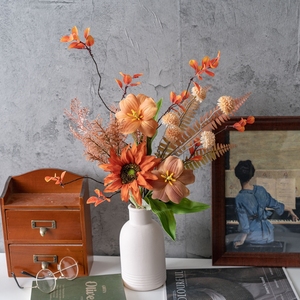CF02080 Bouquet Arancione Soleggiato, Vivace Composizione di Girasoli e <span class=keywords><strong>Tulipani</strong></span> con Fogliame, Centrotavola Ispirato all'Autunno per Decorazioni Domestiche - Product Image 2