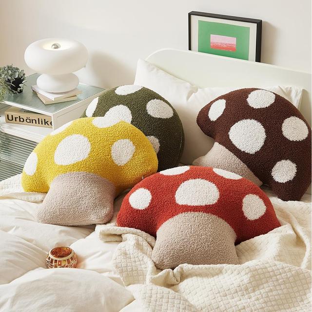 Luxury Cartoon Patchwork Mushroom 100% Polyester Throw Pillow for Home Hotel Hospital Use Soft Customizable Sofa Hugging Pillow