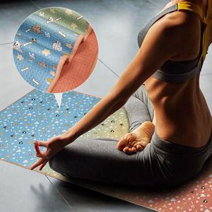 Serviette de yoga gaufrée en microfibre recyclée douce et antidérapante de haute qualité, personnalisable avec logo, pour Reformer Pilates - Product Image 1