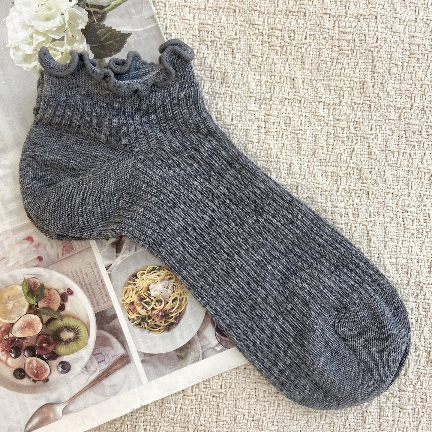 Women's ankle socks [openwork lace trim - dark gray]