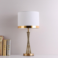 Lampe de lecture de bureau élégante pour la décoration de la maison, style nordique, minimaliste, moderne, lampe de table en métal doré pour la chambre à coucher, la table de chevet, le salon
