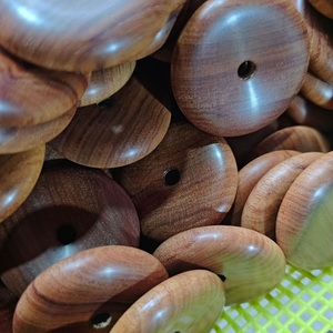 Nút gỗ tự nhiên cho trẻ em tự làm đồ chơi xe hơi treo mặt dây chuyền với tường trang trí đánh bóng kỹ thuật - Product Image 5