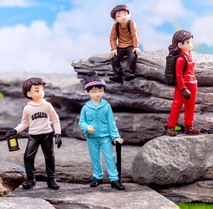 Pequeño 3D Adventure Mountaineer decoración del hogar figura personas niño niña pareja escultura estatuilla miniatura chico juguete fabricantes - Product Image 1
