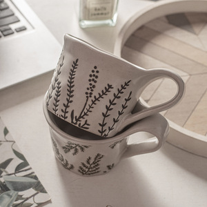 Taza de Cerámica Pintada a Mano con Diseño Floral, Taza de Café Estilo Japonés con Asa, Taza Individual para Uso Doméstico - Product Image 3