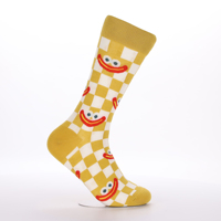 Chaussettes mi-mollet jaunes personnalisées, motif damier blanc et sourire de dessin animé en jacquard, chaussettes en tricot doux