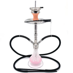 Bir shisha uchun uysiz ayol Bir shisha uchun uysiz ayol