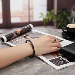 Braccialetti di colore nero 4mm di larghezza in acciaio inossidabile incernierato alla moda - Product Image 3