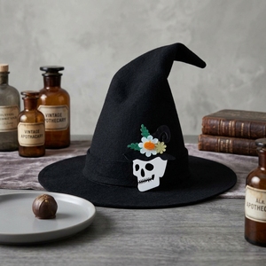 <span class=keywords><strong>Broche</strong></span> personnalisée en forme de crâne d'Halloween avec chapeau de sorcière |   Épinglette en acrylique 3D superposée |   Bijoux de fête en gros pour cadeaux de festival 2026 - Product Image 5