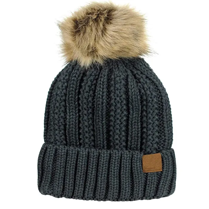 Custom Beanie Dikke Kabel Gebreide Faux Fuzzy Bont Pom Fleece Gevoerde Schedel Cap Manchet Winter Hoeden Beanie Lederen Patch