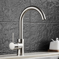 Robinet d'eau gourmet Robinets de cuisine Robinet mitigeur d'eau chaude et froide Articles sanitaires en acier inoxydable Robinet de cuisine à une poignée