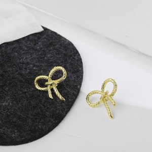 Boucles d'oreilles nœud papillon plaquées or style coréen chic pour femme - Product Image 4