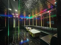 Cabina de Karaoke Modular Móvil Prefabricada en Contenedor con Iluminación LED de Lujo e Insonorización para Bar en Casa/Fiestas/Entretenimiento
