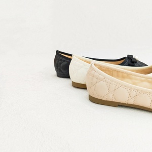 2025 nouveau concepteur mode ballerines perle joli Style <span class=keywords><strong>jeune</strong></span> fille tendance plat rembourré anti-dérapant sans lacet chaussures souples - Product Image 6