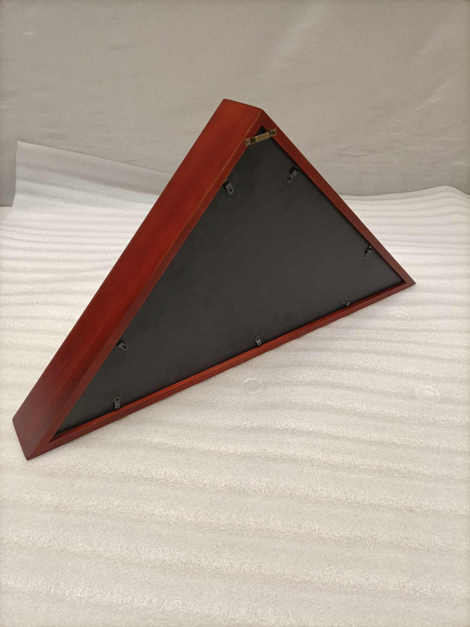 Flaggen-Vitrine Dreieckig – Für 120 X 180 Cm Flagge | Schattenbox-Rahmen Mit Acrylglas | Zur Wand- Oder Tischpräsentation
