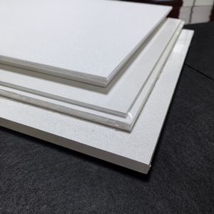 Panneau de <span class=keywords><strong>plafond</strong></span> en fibre de verre <span class=keywords><strong>600x600</strong></span>, haute absorption <span class=keywords><strong>acoustique</strong></span> NRC, ignifuge, <span class=keywords><strong>faux</strong></span> <span class=keywords><strong>plafond</strong></span> pour bâtiment commercial - Product Image 4