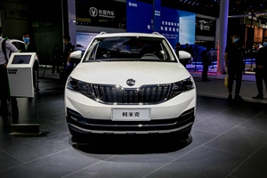 2024 nouvelle voiture <span class=keywords><strong>Skoda</strong></span> <span class=keywords><strong>KAMIQ</strong></span> essence automatique petit SUV 1.5L 109Hp L4 LHD véhicule à essence avec toit ouvrant panoramique et image inversée - Product Image 5