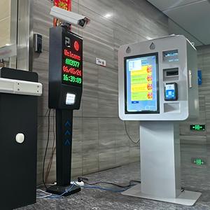 Terminale Self-Service con Schermo Touch da 21,5 Pollici per Pagamenti con Carta di Credito e Contanti, Chiosco per Pagamenti di Autolavaggio e Parcheggio - Product Image 4