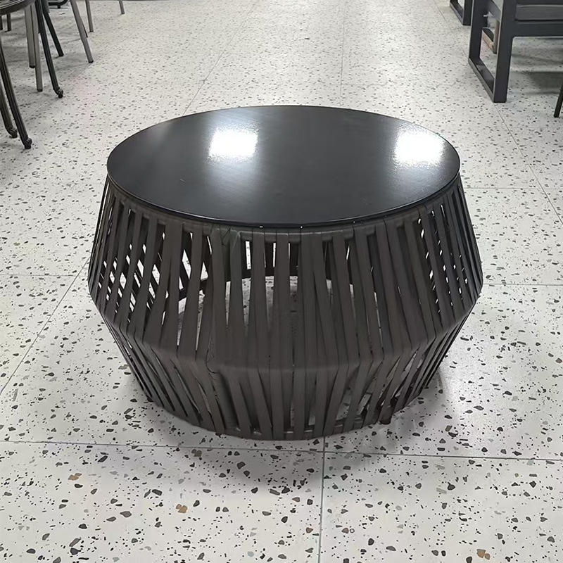 Table basse ronde taille 60 en rotin tressé