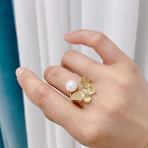 แหวนผีเสื้อประดับดอกไม้หรูหราพร้อมไข่มุกน้ำจืด ดีไซน์ปากเปิด - แนะนำเครื่องประดับแบบไม่ต้องเจาะ - Product Image 5