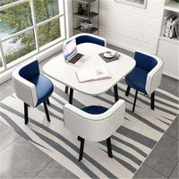 Ensemble de salle à manger de style luxe léger avec garniture bleue, texture de veinage blanc, utilisation commerciale, ensemble de salle à manger avec 4 chaises