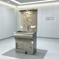 Évier médical MT pour 4 personnes à dossier haut en acier inoxydable 304, à commande au pied ou au genou, avec miroir LED