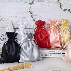 Sac à poussière en satin imprimé sur mesure avec cordon de serrage et logo, sac de rangement pour perruques et sous-vêtements, sac cadeau recyclable avec logo brodé - Product Image 3