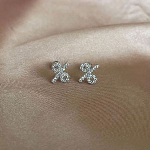 Dylam Venta Directa: Pendientes de Plata con Forma Adorable para Bebé Niña, con Circonita Cúbica Transparente y Diseño de Signo de Porcentaje, Tipo Tornillo - Product Image 4