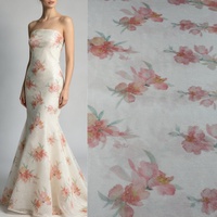Tissu en maille à sequins imprimé rose aquarelle, disponible en OEM d'usine, avec base en tissu à sequins colorés pour robes de haute couture