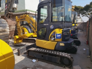รถขุดขนาดเล็ก Komatsu PC35MR มือสองจากญี่ปุ่นแท้ น้ำหนัก 3.5 ตัน แบบหางสั้น พร้อมสายเบรกเกอร์ - Product Image 6