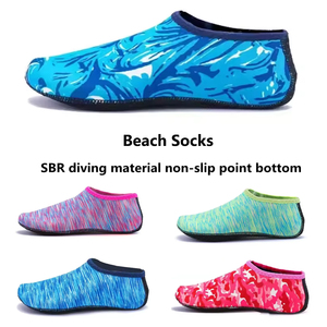 Chaussettes de natation tricotées unisexes antidérapantes, chaussures aquatiques, sandales de plage d'été, chaussures plates, chaussettes de sport pour la plage, hommes et femmes - Product Image 1