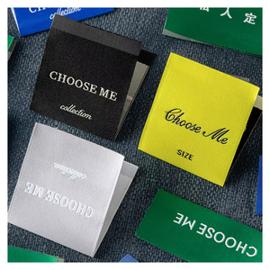 Diseño privado personalizado, etiqueta de tela tejida de cuello pequeño para camisetas, diseño privado, técnica bordada doblada en el centro personalizada - Product Image 6