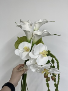 L-R327 Nouveau design, <span class=keywords><strong>bouquet</strong></span> <span class=keywords><strong>de</strong></span> <span class=keywords><strong>fleurs</strong></span> artificielles haut <span class=keywords><strong>de</strong></span> gamme fait main, calla, anthurium, phalaenopsis, amaranthus, pour <span class=keywords><strong>bouquet</strong></span> <span class=keywords><strong>de</strong></span> <span class=keywords><strong>mariée</strong></span> - Product Image 1