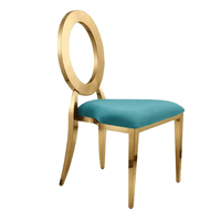 Chaise d'élégance en acier inoxydable doré avec rembourrage de luxe blanc pour banquets d'hôtel et mariages