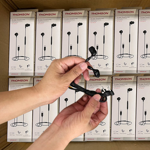 Auricolari Cablati Personalizzati di Colore Bianco, Cuffie in Vendita, Auricolari Usa e Getta per Apple, Auricolari in Plastica - Product Image 2
