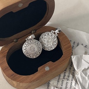Pendentif Boussole Huit Trésors en Argent Sterling S925 Style National, Charme Auspicieux Caractère Fu Unisexe, Idéal au Quotidien - Product Image 3