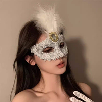 Masque de mascarade personnalisé en strass et plumes, masque en cristal en gros pour concert Kpop, festival, accessoire de scène, vente en gros