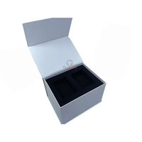 Caja Cosmética Personalizada en Forma de Libro, Estilo Flip Top, Papel Texturizado Especial con Logotipo en Lámina Negra, Película Suave al Tacto y Soporte de Espuma EVA