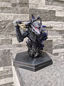 Statue demi-corps blindée de Guts <span class=keywords><strong>Berserk</strong></span>, figurine d'anime de l'armure du Berserker, jouet décoratif de bureau de haute qualité, style dessin animé - Product Image 1