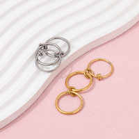 Bague Femme Haut de Gamme Joolim en Acier Inoxydable Plaqué Or 18K, Style Entrelacé à Trois Doigts, Anti-ternissement