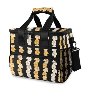 Sac isotherme portable pour repas hawaïens avec imprimés personnalisés de fleurs Puakenikeni – Idéal pour les déjeuners en extérieur - Product Image 1