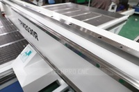 Machine de fraisage CNC à axe unique haute vitesse 3 axes 2000*4000mm à refroidissement par eau pour la découpe de HPL, d'aluminium et de composants de roulements