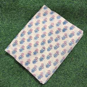 Tissu en coton imprimé à la main - Respirant et léger, beige avec motif floral Booti bleu lavande et bleu ardoise - Product Image 5