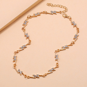 Colliers ras du cou tendance en forme de flèche avec zircone cubique pour femme, bijoux de fête en alliage de zinc sertis à griffes 2025 - Product Image 2